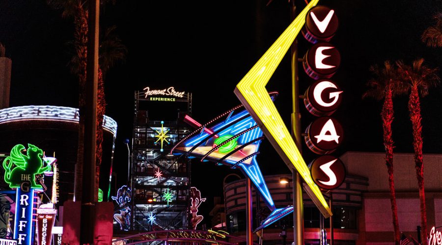 Neon Signs – The Pros and Cons for Business Signage