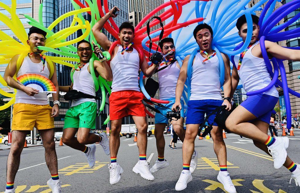Huge Crowd Attends Taiwan Pride Parade after A long Time