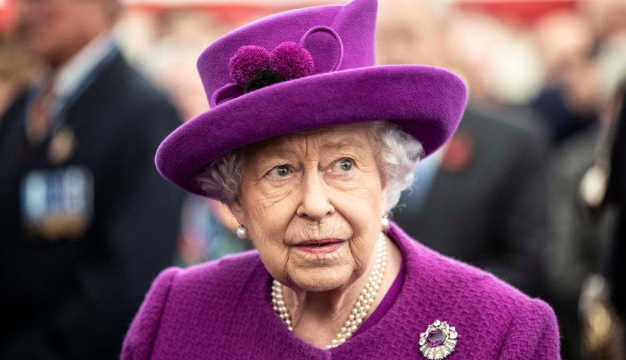 Britain’s Queen Mother Demanded No-Fly Zone to Secure Naps