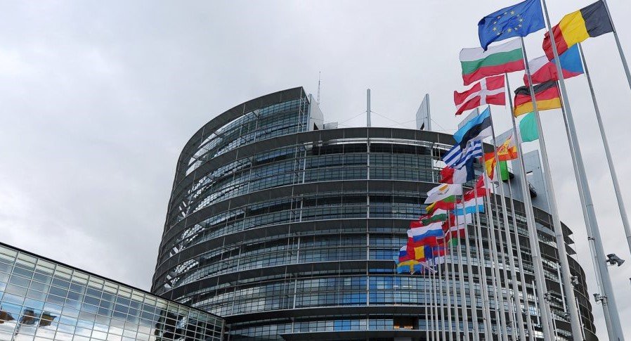 European Parliament Commemorates Deceased President and Elects New One