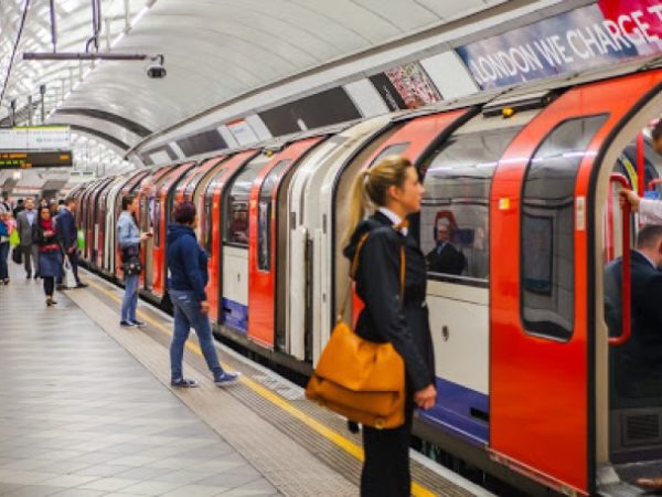 The London Subway is at a Standstill, Hundreds of Thousands of Britons are on Strike